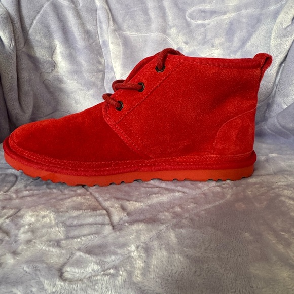 UGG Red Suede Men's Boots - Picture 4 of 8